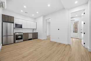 379 Hawthorne St #1B - Photo 1 of 1