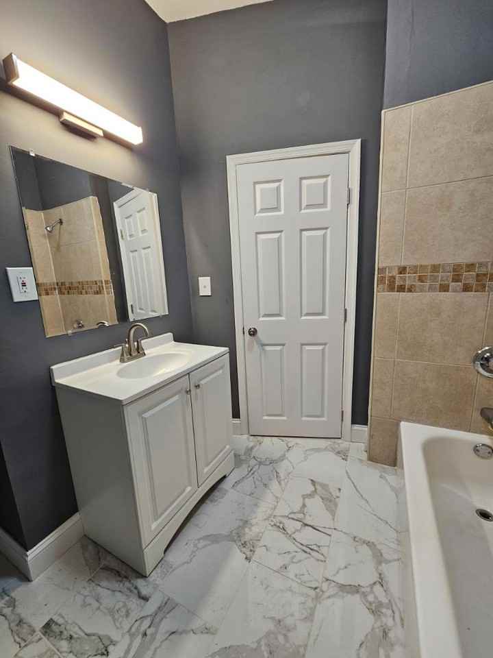 869 N 41st Street - Photo 5 of 10