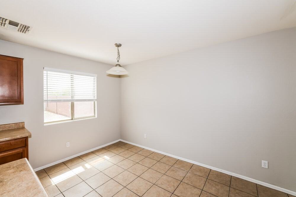 8633 W Cordes Rd - Photo 7 of 17