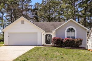 featured image of 221 Eagles Crest Ct