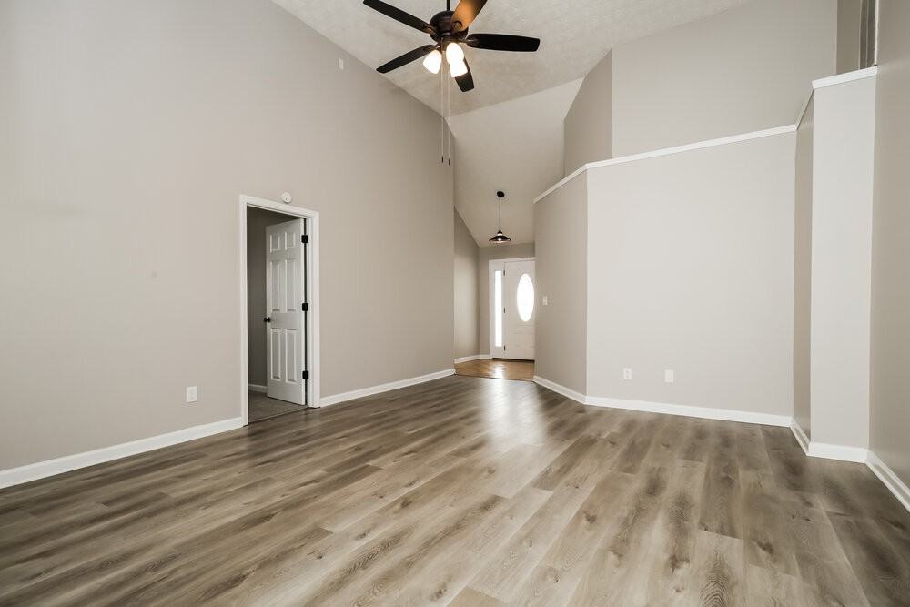 221 Eagles Crest Ct - Photo 3 of 16