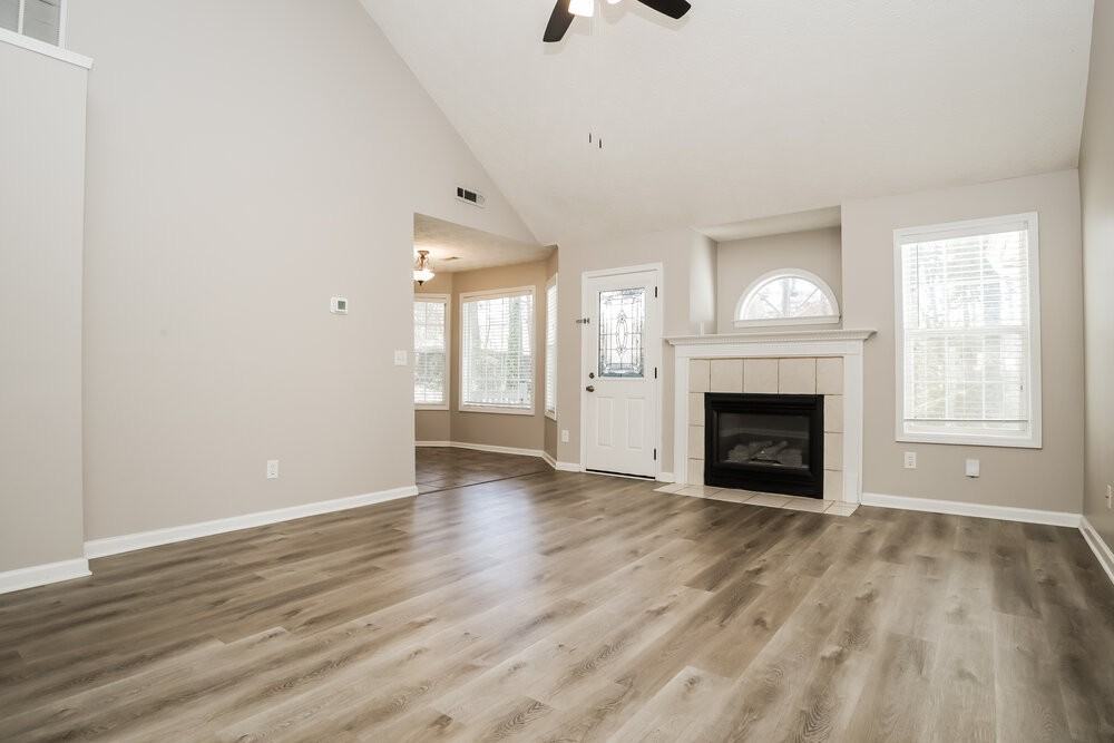 221 Eagles Crest Ct - Photo 4 of 16