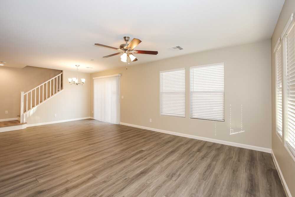 10823 Mystic Shore Ave - Photo 4 of 17