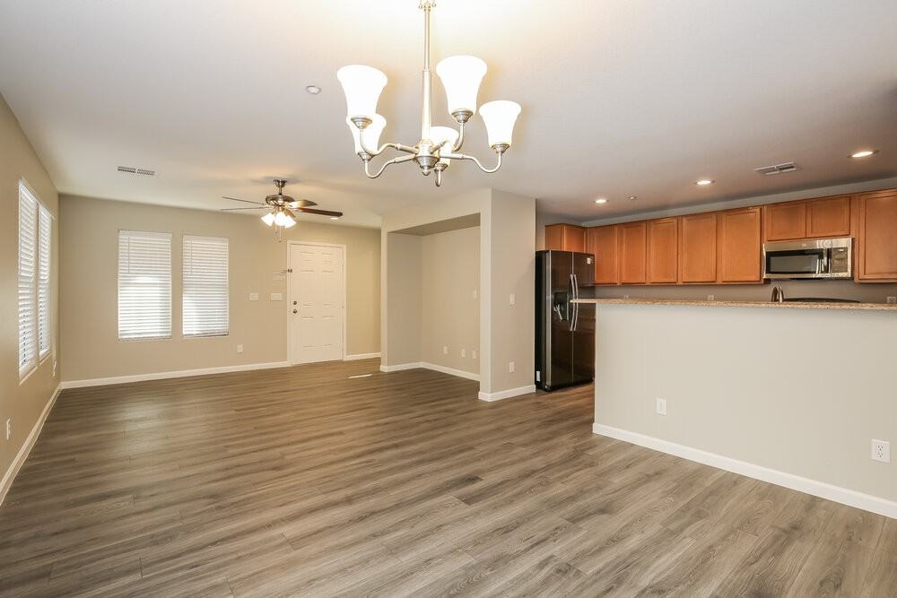 10823 Mystic Shore Ave - Photo 6 of 17