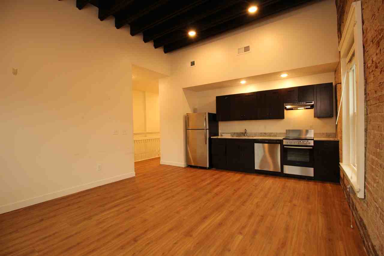 2201 Lexington Avenue #B - Photo 4 of 14