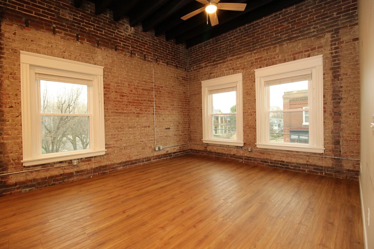 2201 Lexington Avenue #B - Photo 7 of 14