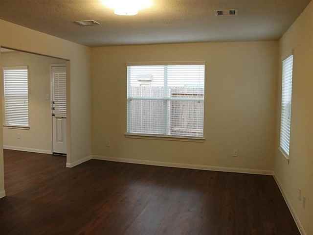 6038 Stockholm Ct - Photo 2 of 9