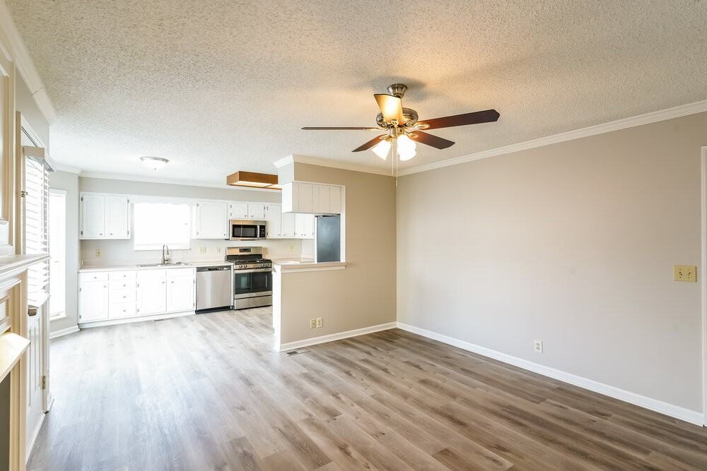 905 Traceton Ct - Photo 5 of 17