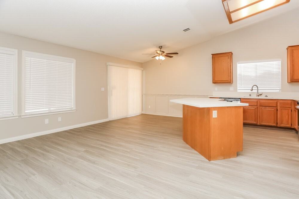 3728 Dauntless Dr - Photo 5 of 16