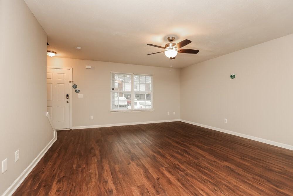 4031 George Buchanan Dr - Photo 4 of 17