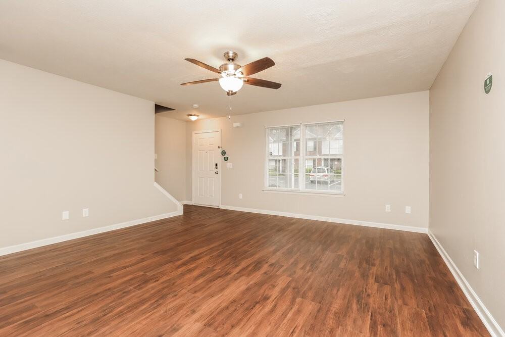 4031 George Buchanan Dr - Photo 5 of 17