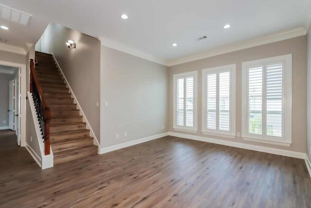 1829 Oakdale St - Photo 7 of 19