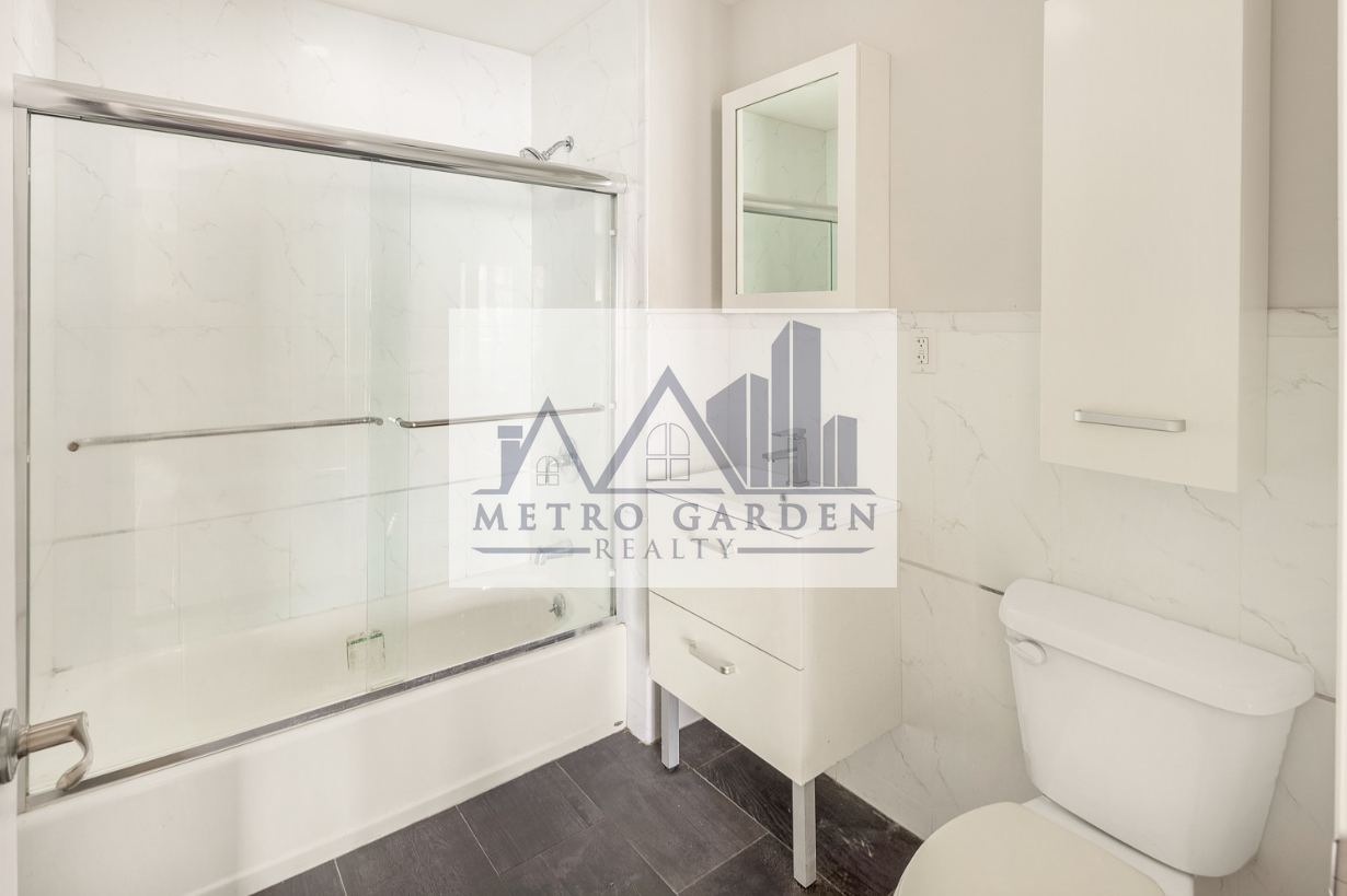 190-11 Hillside Avenue #202 - Photo 4 of 5