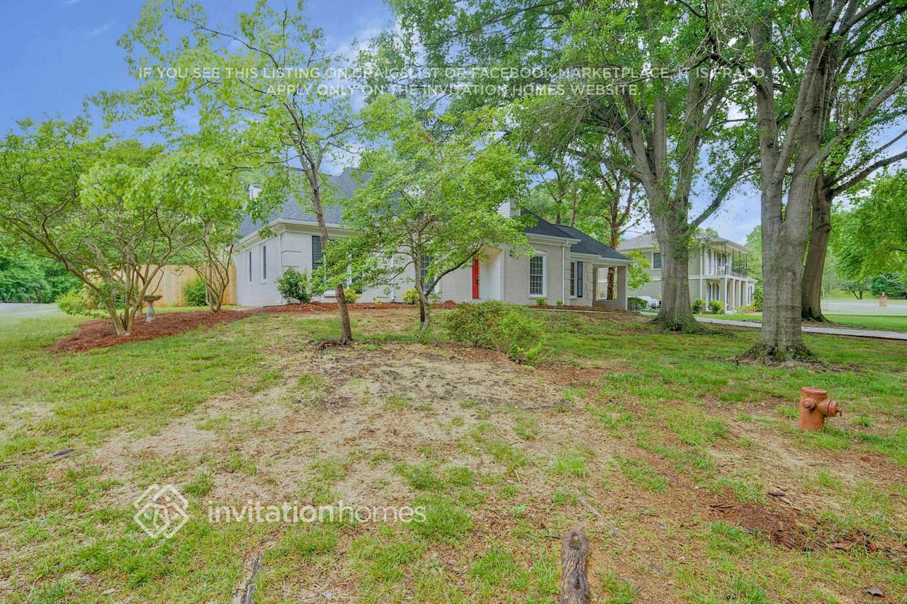 214 Armstrong Dr - Photo 3 of 26