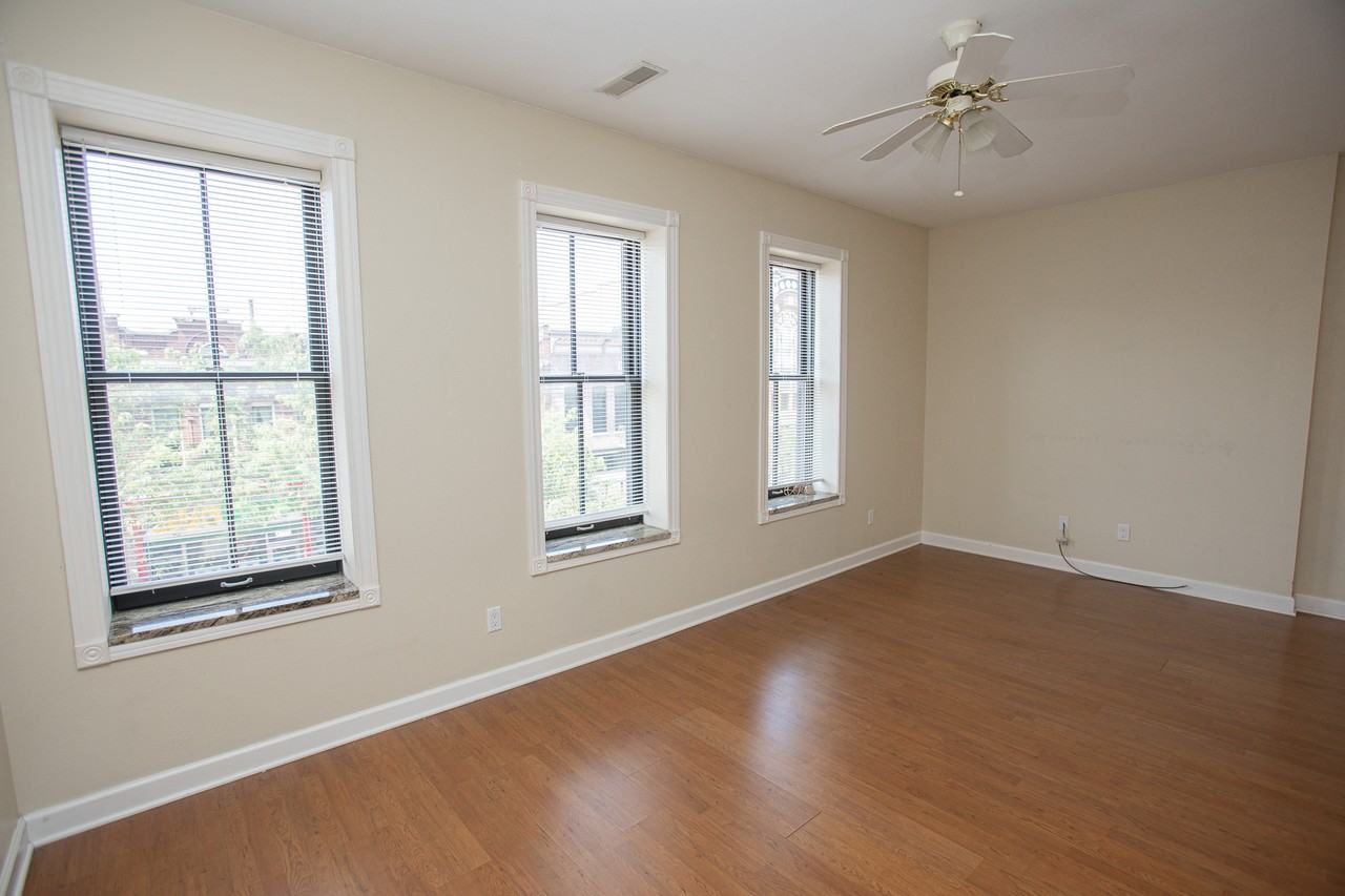 113 E High St #302 - Photo 3 of 8