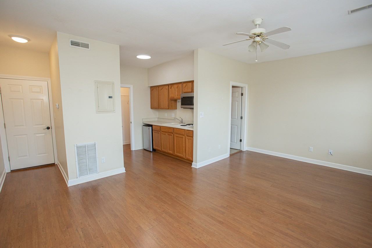 113 E High St #302 - Photo 6 of 8