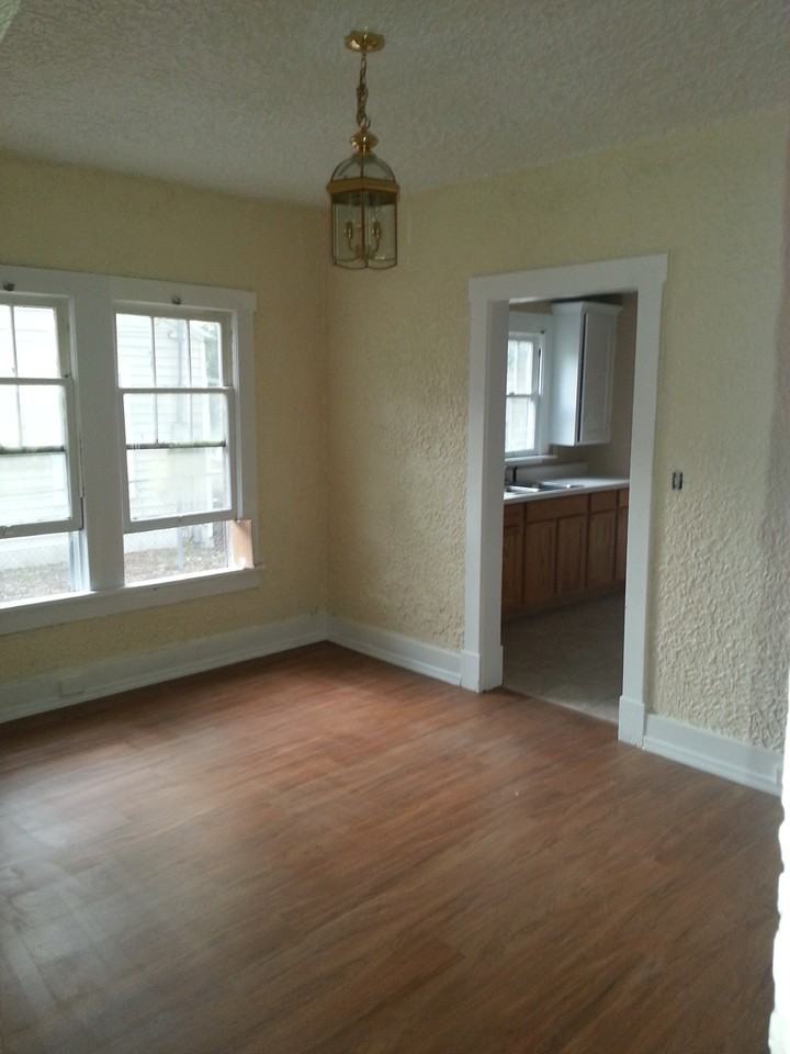 1415 Woodward St - Photo 4 of 9