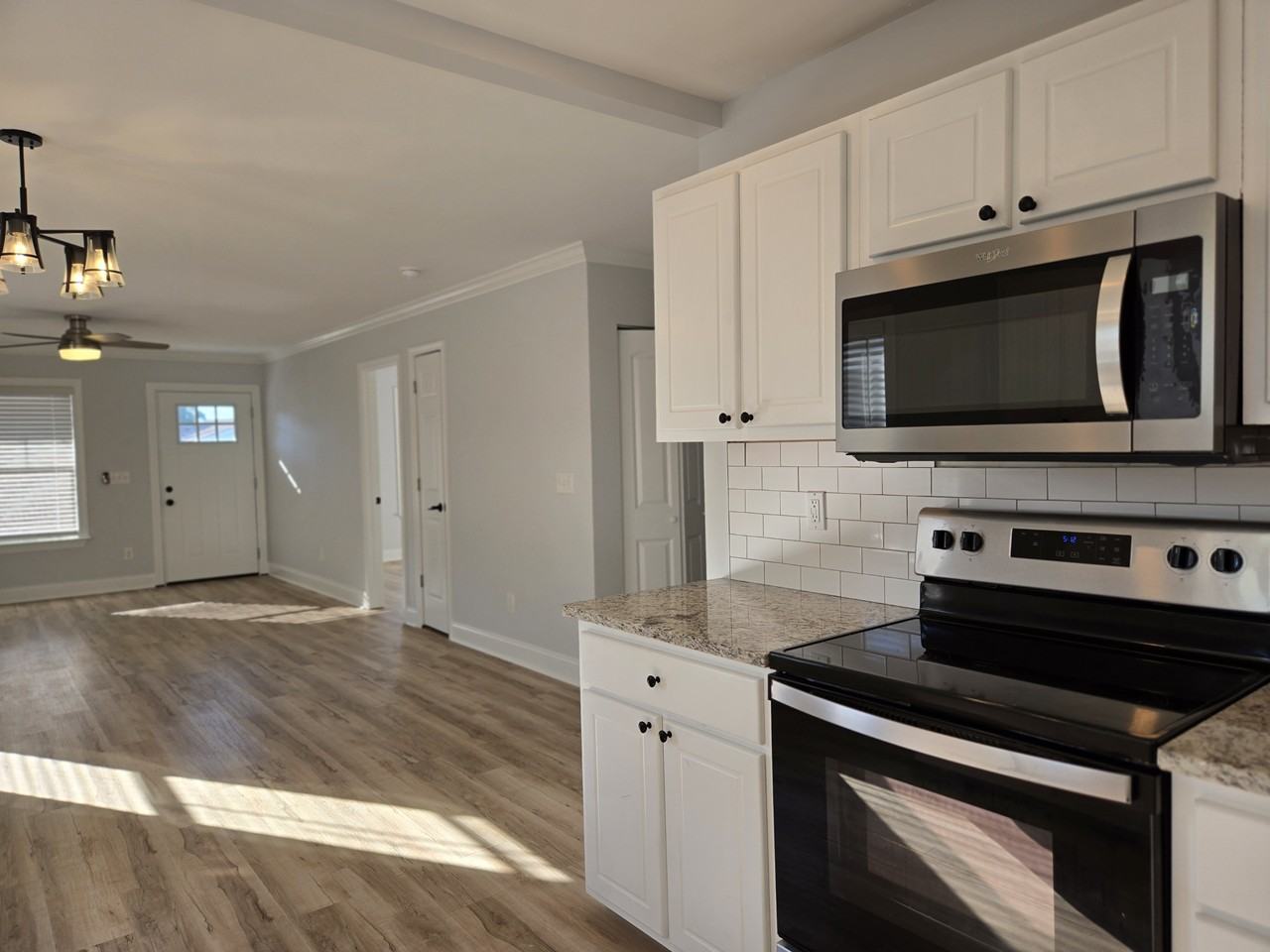 917 S 11th St - Photo 3 of 22