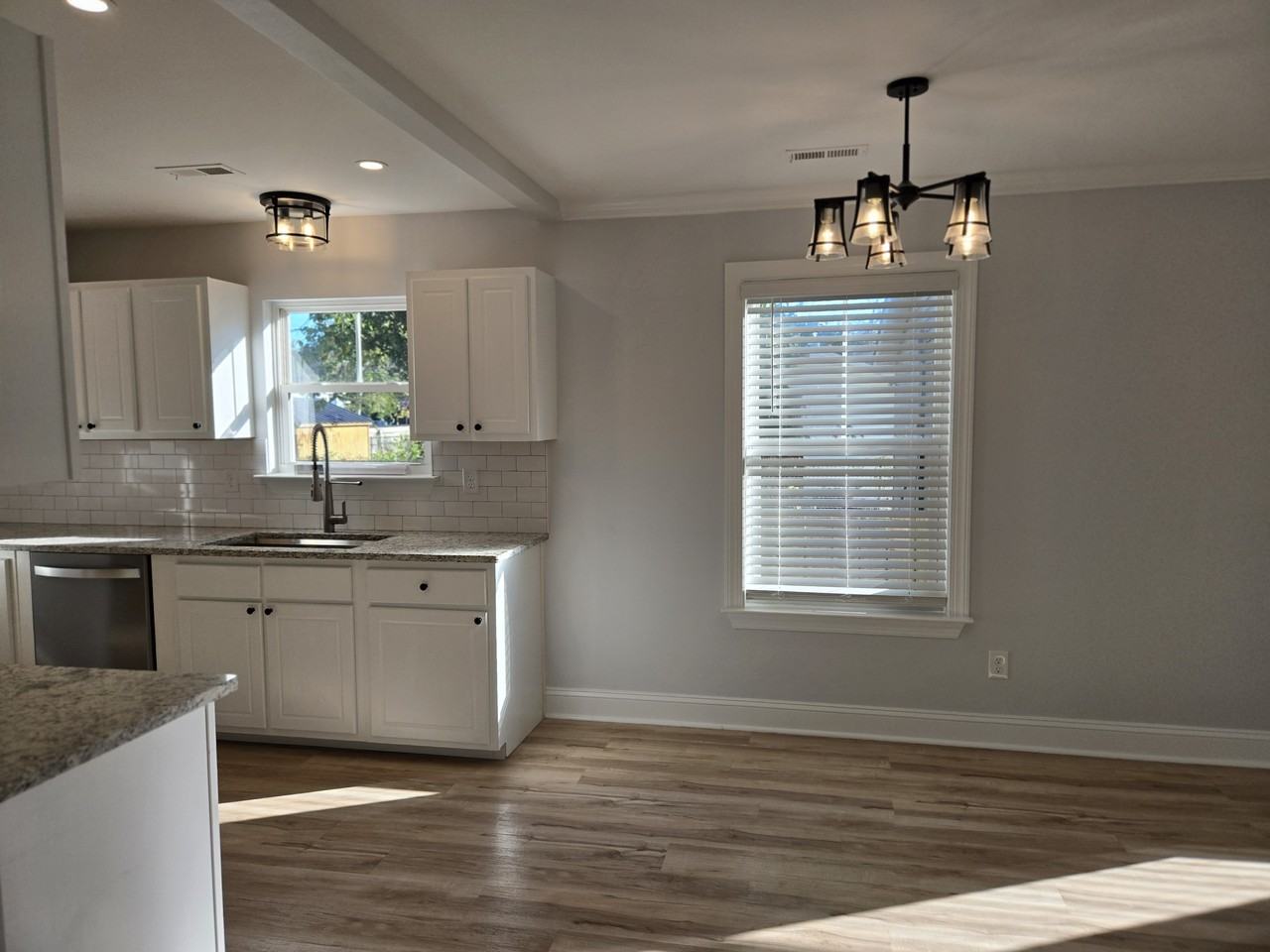 917 S 11th St - Photo 4 of 22