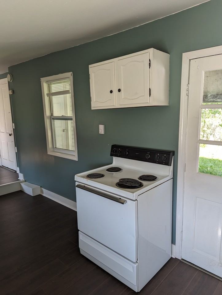 1033 Myers Ave #1033 - Photo 5 of 7