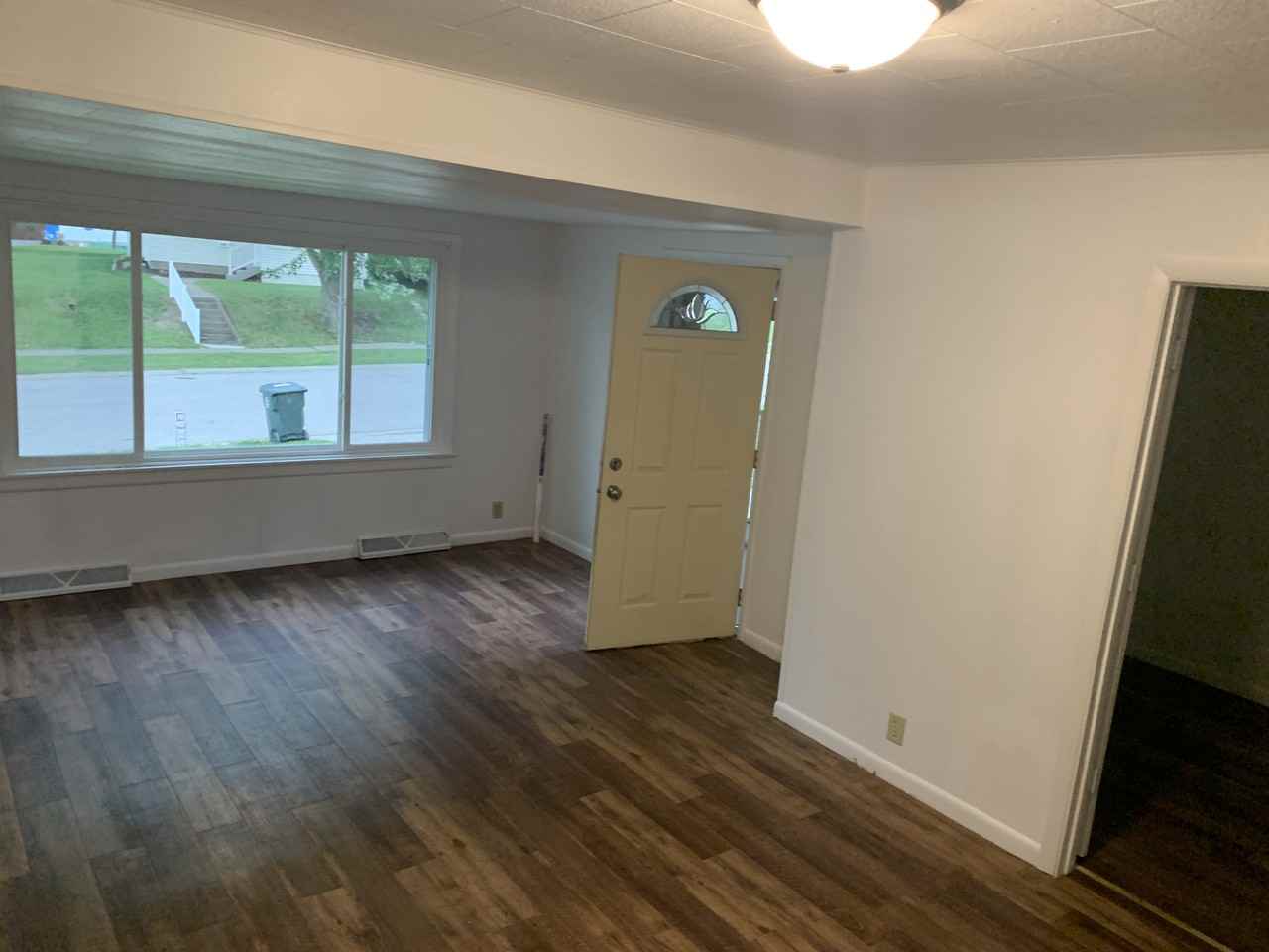 125 Walters St - Photo 4 of 12