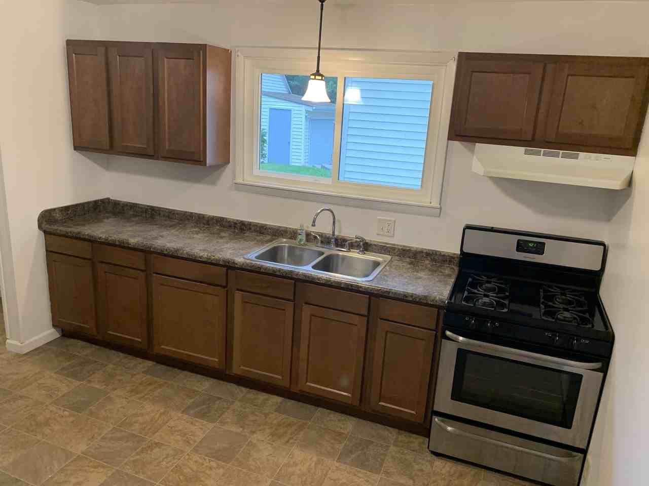 125 Walters St - Photo 7 of 12