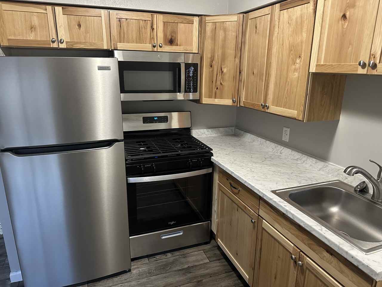 1040 Bowerman Dr #1 - Photo 5 of 8