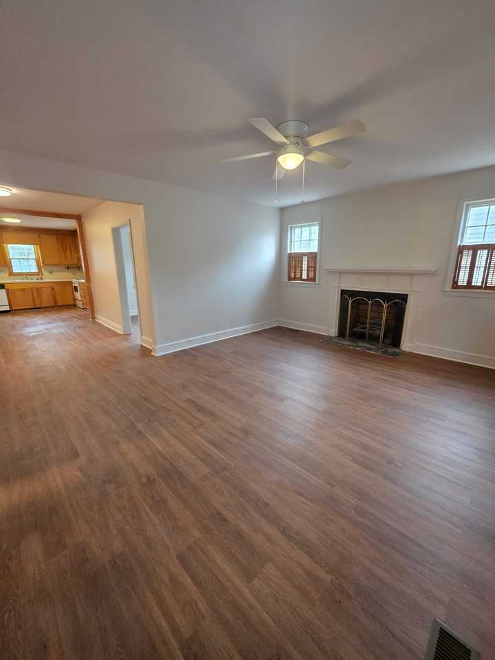 612 Greenway Dr - Photo 3 of 9