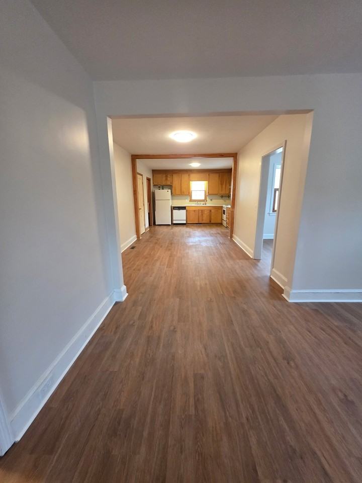 612 Greenway Dr - Photo 4 of 9