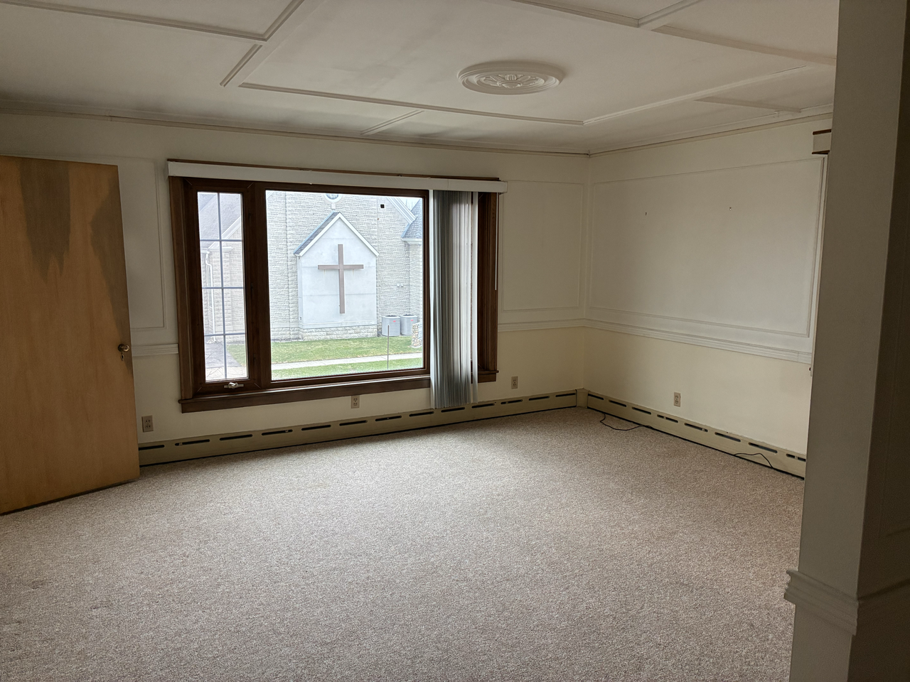 308 E Hardin St #D - Photo 2 of 16