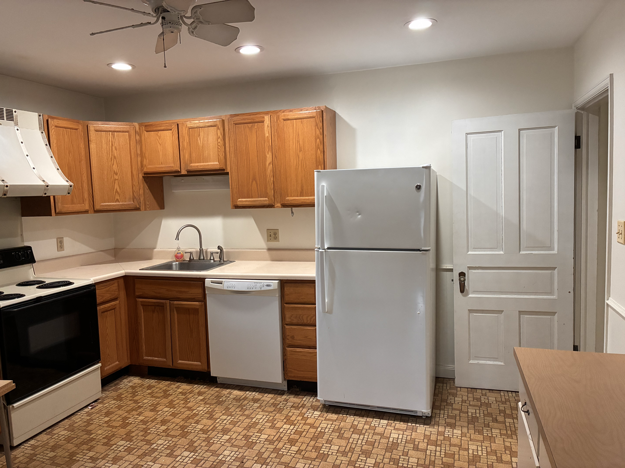 308 E Hardin St #D - Photo 6 of 16