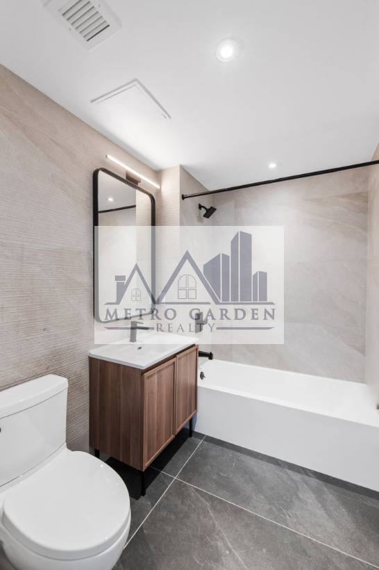 160-14 Hillside Avenue #603 - Photo 6 of 11