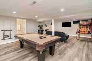 featured image of 823 Jay St