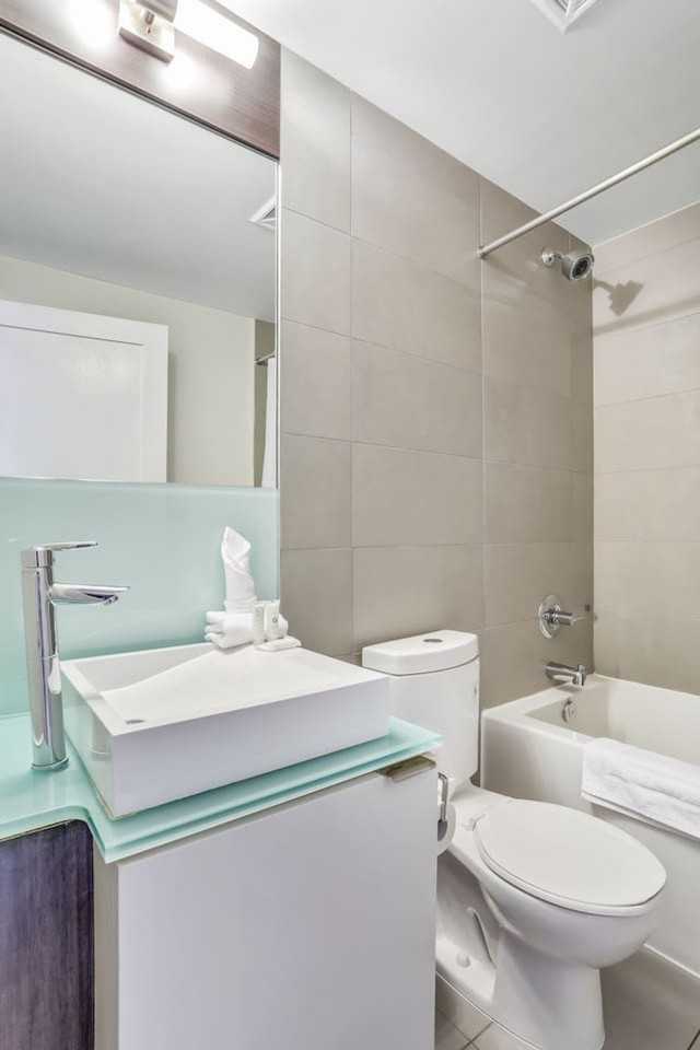 300 Front Street West - Photo 7 of 99