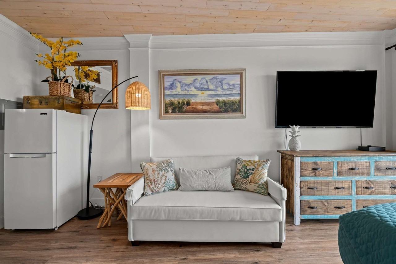 214 Miracle Strip Pkwy Sw #1358979P - Photo 3 of 35