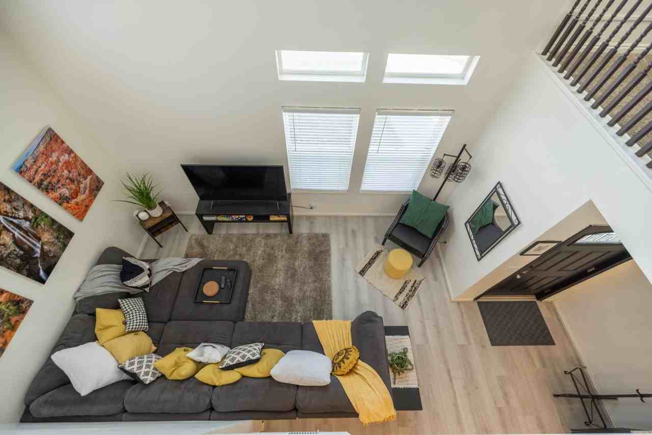 924 E Lowell Ave #1249884P - Photo 4 of 29