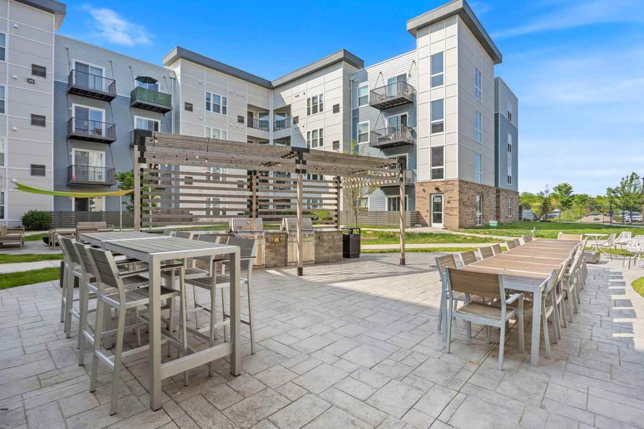 28294 Ferry Road - Photo 7 of 146