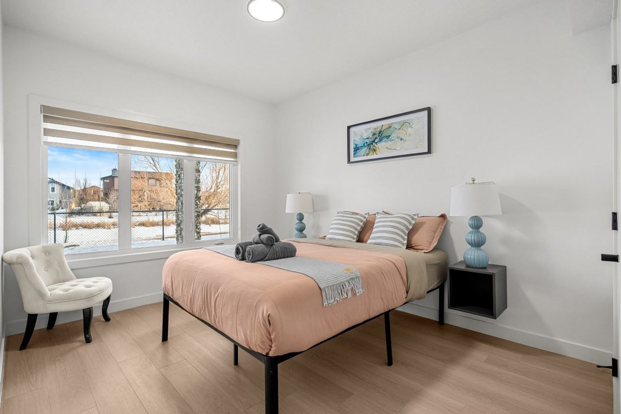 142 Canoe Cres Sw #1386564P - Photo 2 of 28