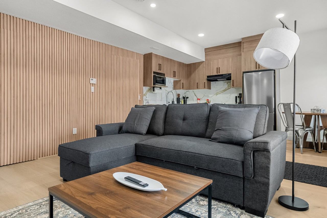 142 Canoe Cres Sw #1386564P - Photo 3 of 28