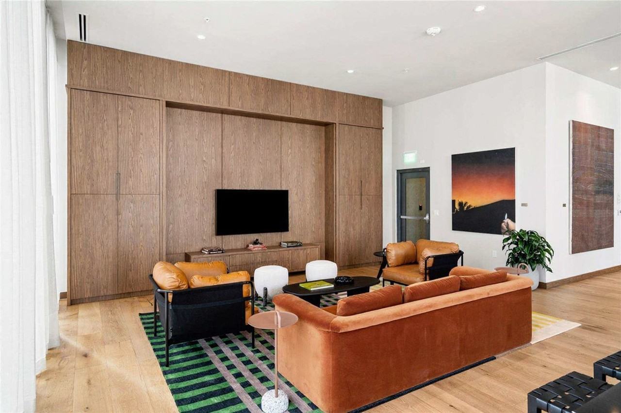 601 N Miami Ave #1391589P - Photo 3 of 26