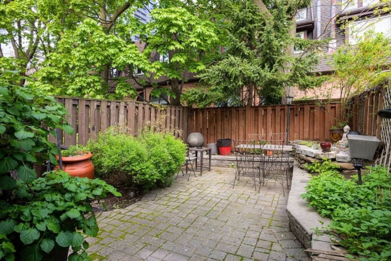 62 Mcgill St #1403743P - Photo 2 of 30