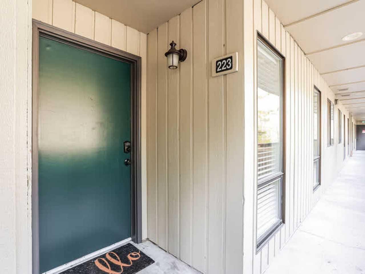 10819 Ne 37th Pl #1470523P - Photo 3 of 14