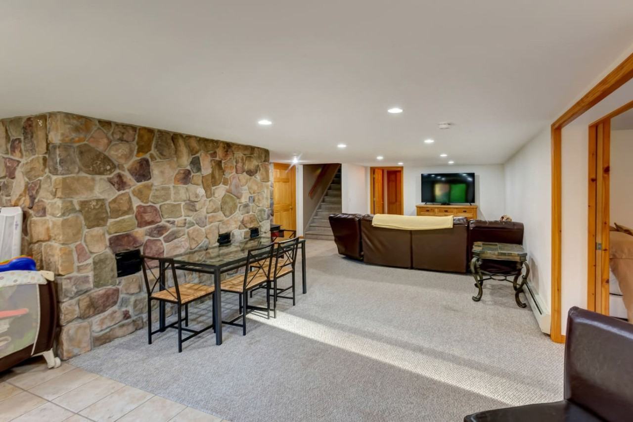 525 Townsend Hollow Rd #1492973P - Photo 3 of 50