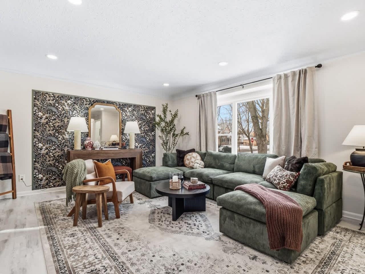 3746 Northwood Rd #1496093P - Photo 6 of 50