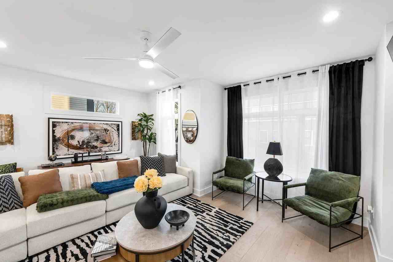 227 Woodsborough Pl #1501123P - Photo 2 of 33