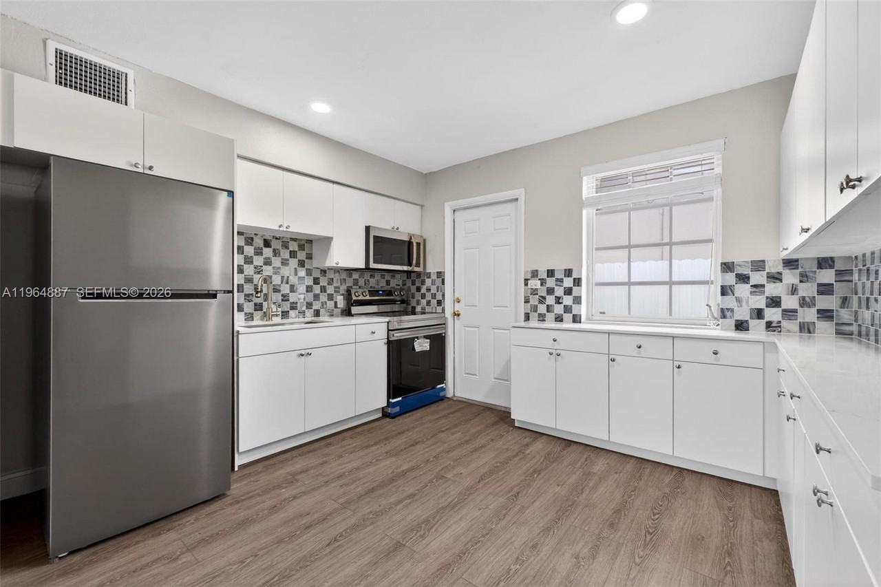 11441 Southwest 2nd Street #11441 - Photo 6 of 10