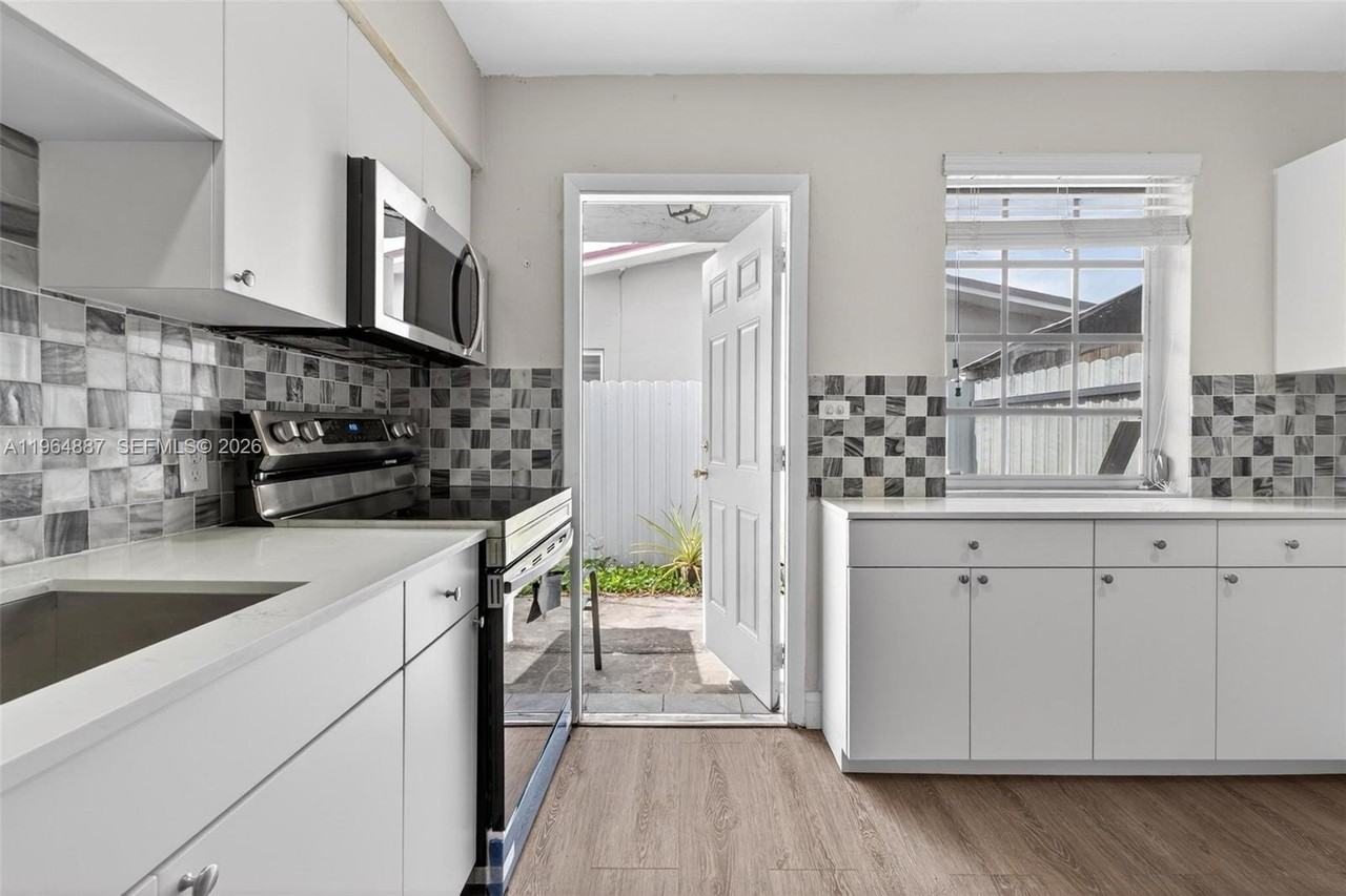 11441 Southwest 2nd Street #11441 - Photo 7 of 10