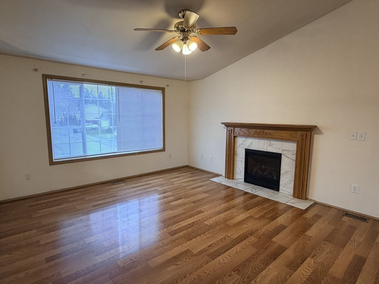 7624 189th Street Court East - Photo 3 of 27