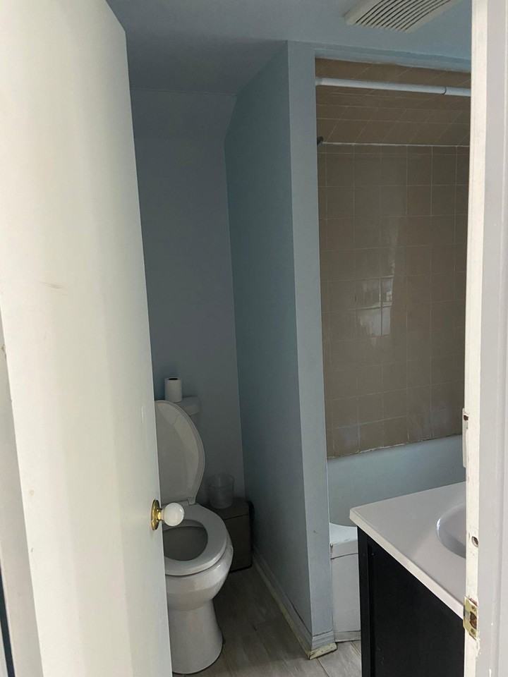 427 Cameron Avenue - Photo 4 of 18