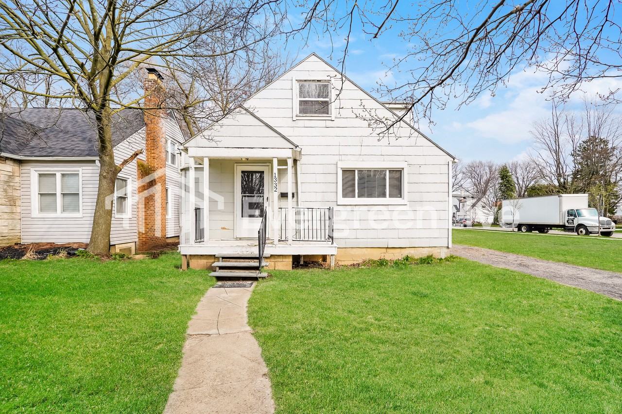 1332 Republic Ave - Photo 2 of 15